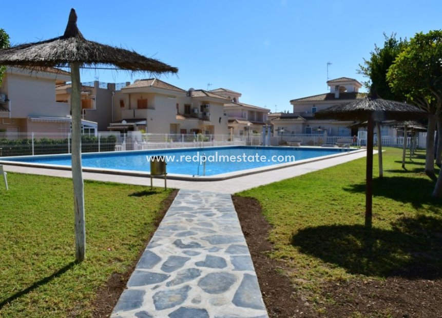 Återförsäljning - Radhus -
Orihuela Costa - Playa Flamenca