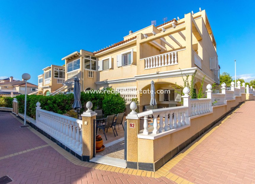 Återförsäljning - Radhus -
Orihuela Costa - Playa Flamenca