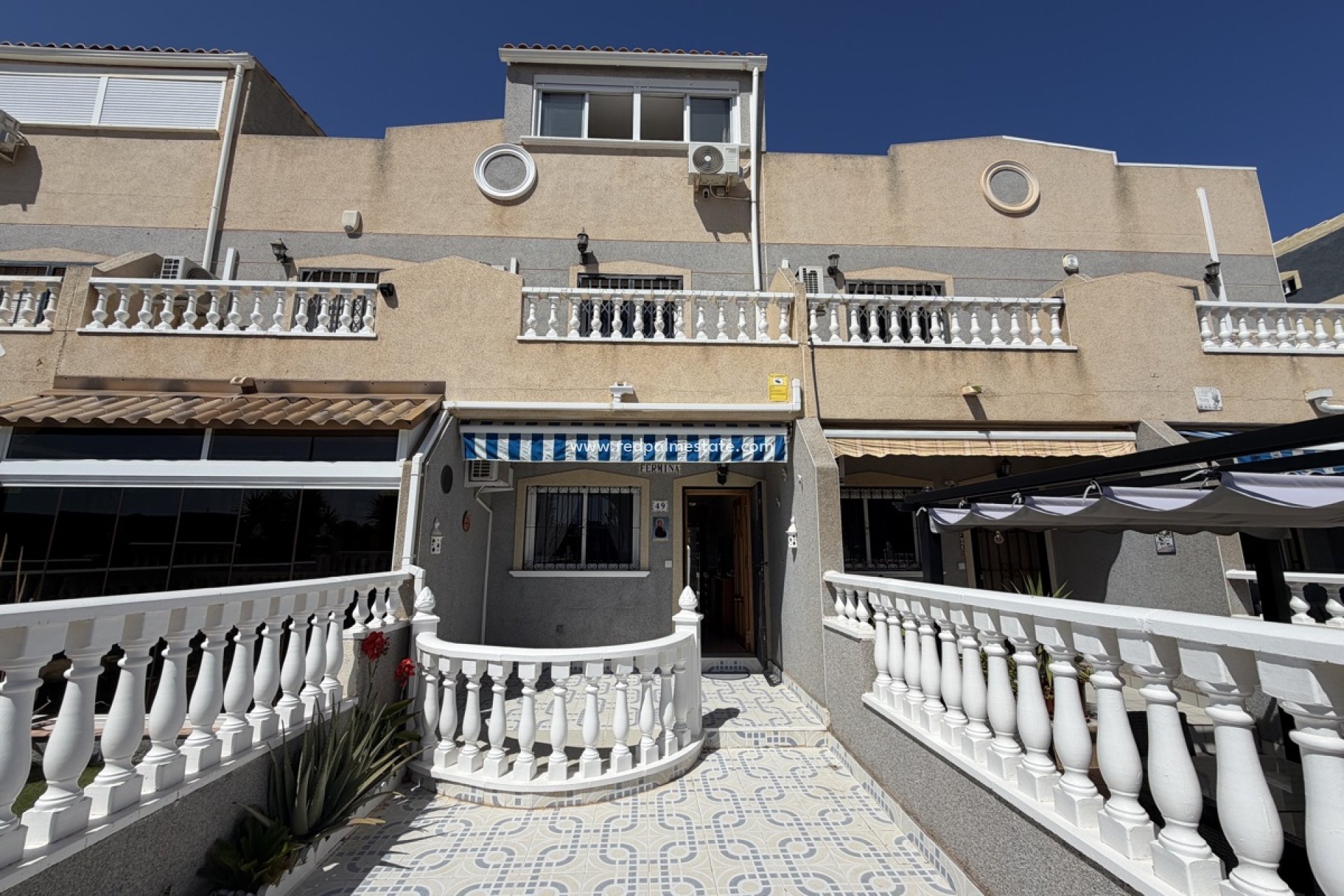 Återförsäljning - Radhus -
Orihuela Costa - Playa Flamenca
