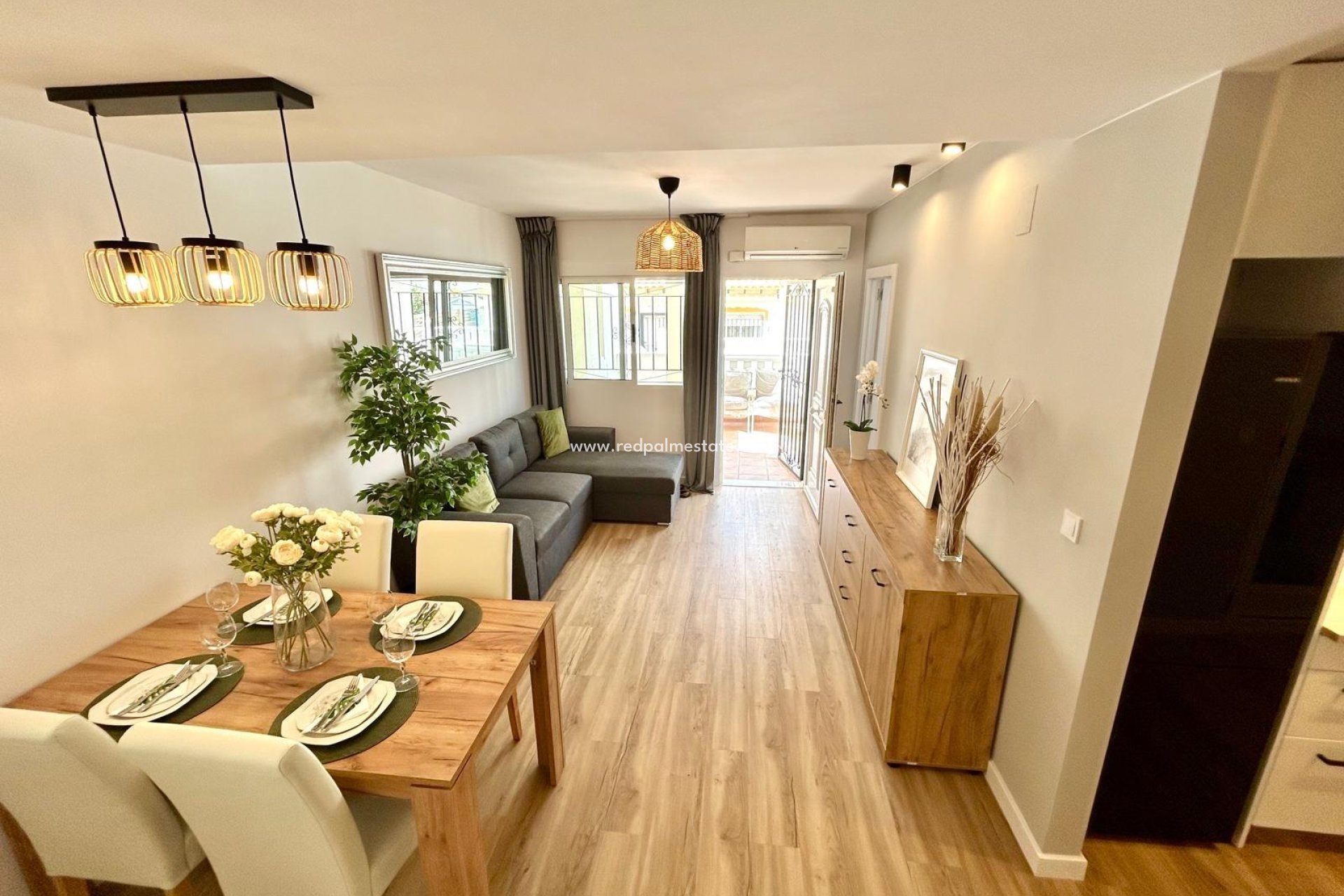 Återförsäljning - Radhus -
Orihuela Costa - Urbanización Perla del Mar