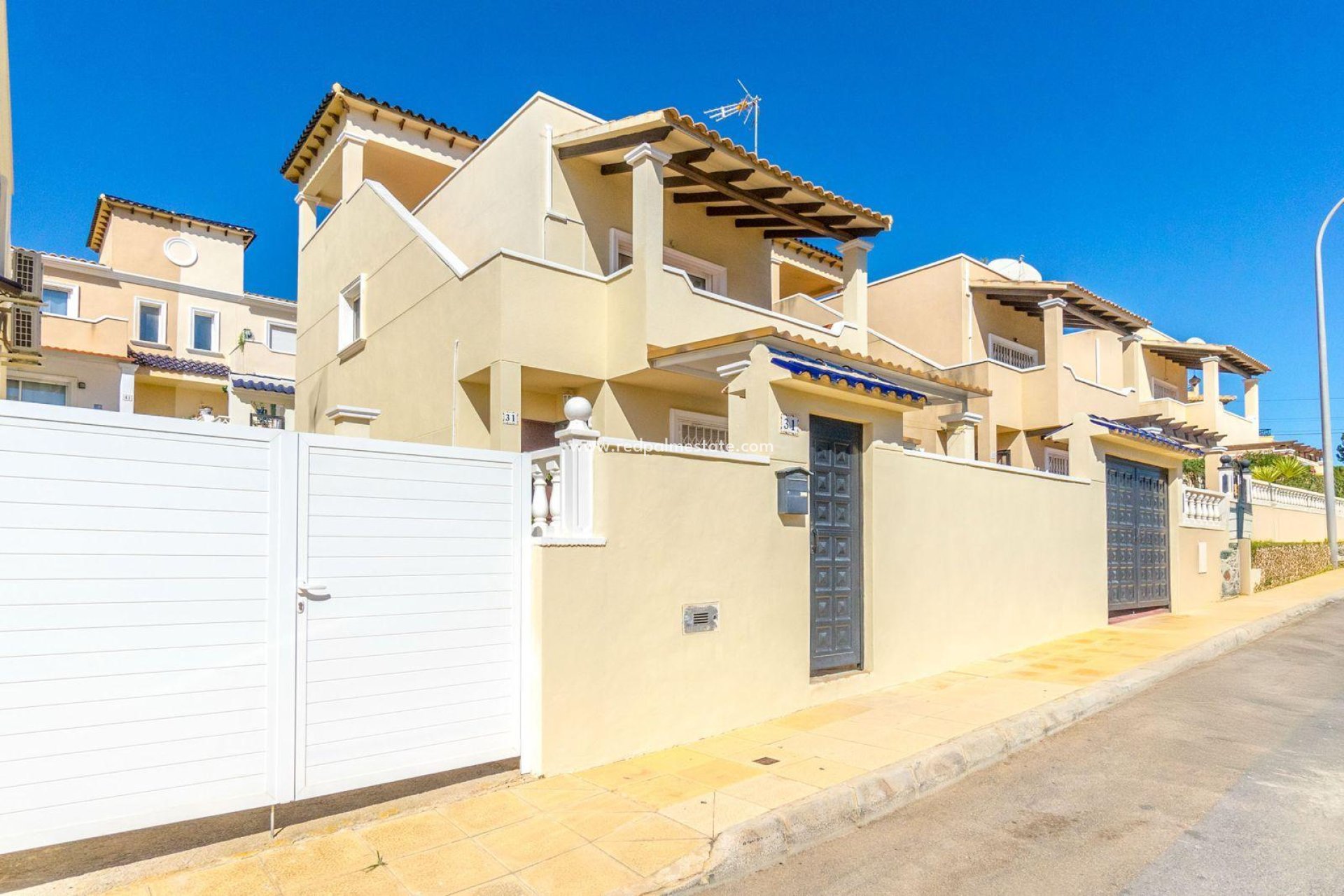 Återförsäljning - Radhus -
Orihuela Costa - Villamartín