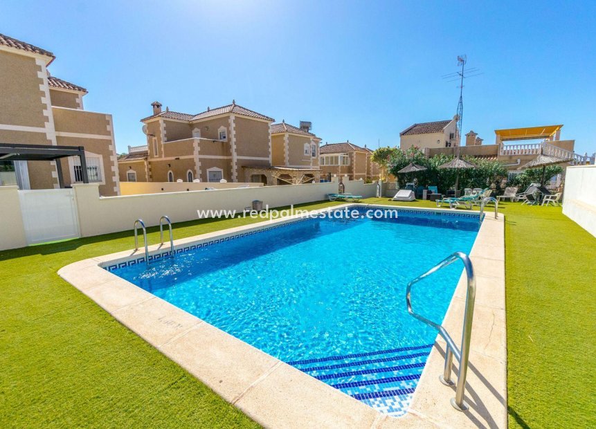 Återförsäljning - Radhus -
Orihuela Costa - Villamartín