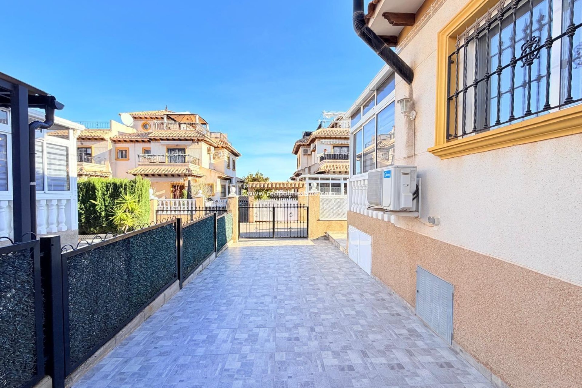 Återförsäljning - Radhus -
Orihuela Costa - Villamartín