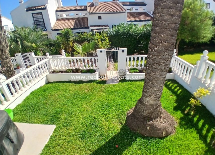 Återförsäljning - Radhus -
Orihuela Costa - Villamartín
