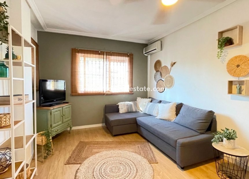 Återförsäljning - Radhus -
Orihuela Costa - Villamartín