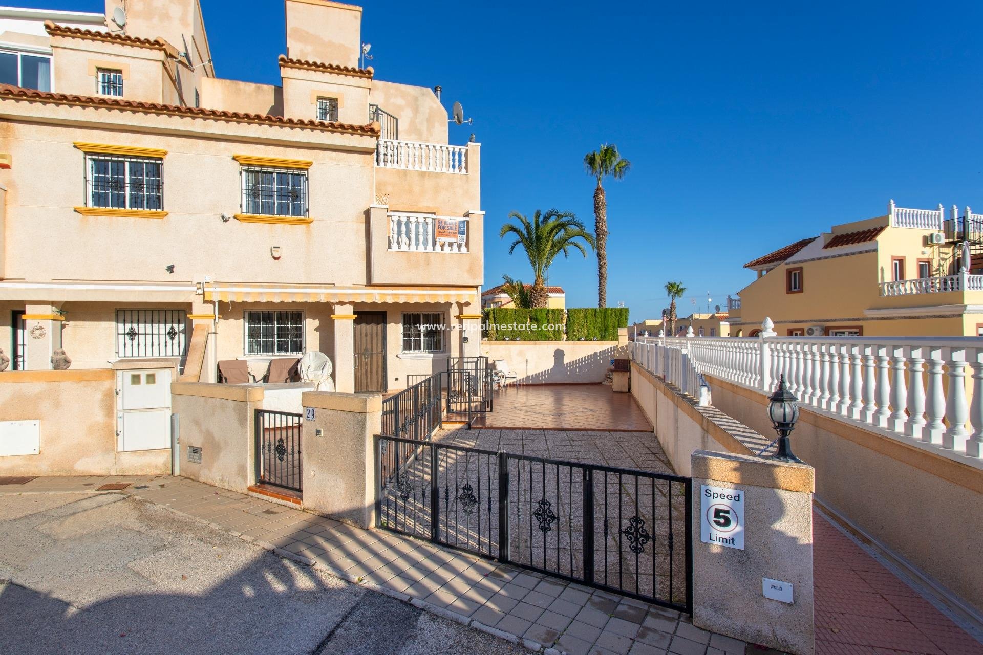 Återförsäljning - Radhus -
Orihuela Costa - Villamartín