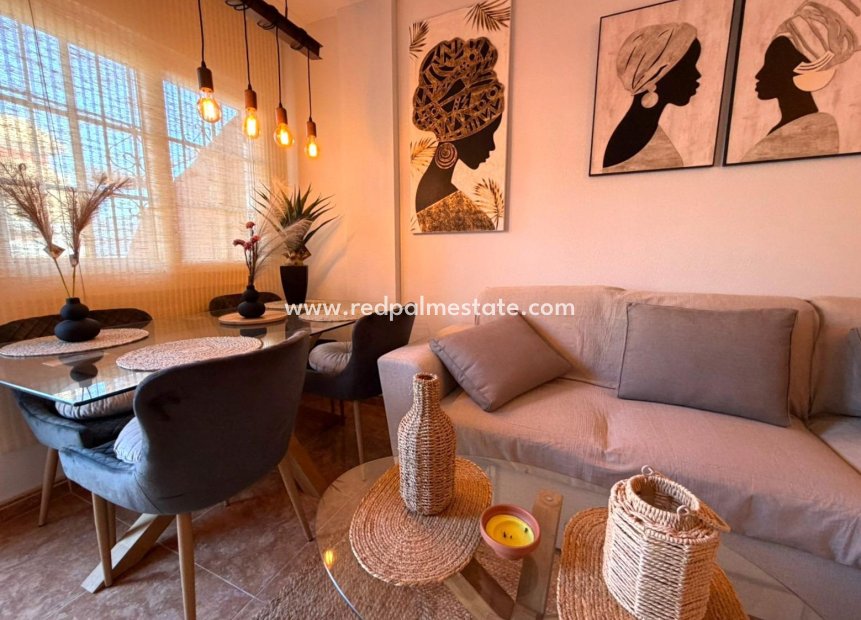 Återförsäljning - Radhus -
Orihuela Costa - Villamartín