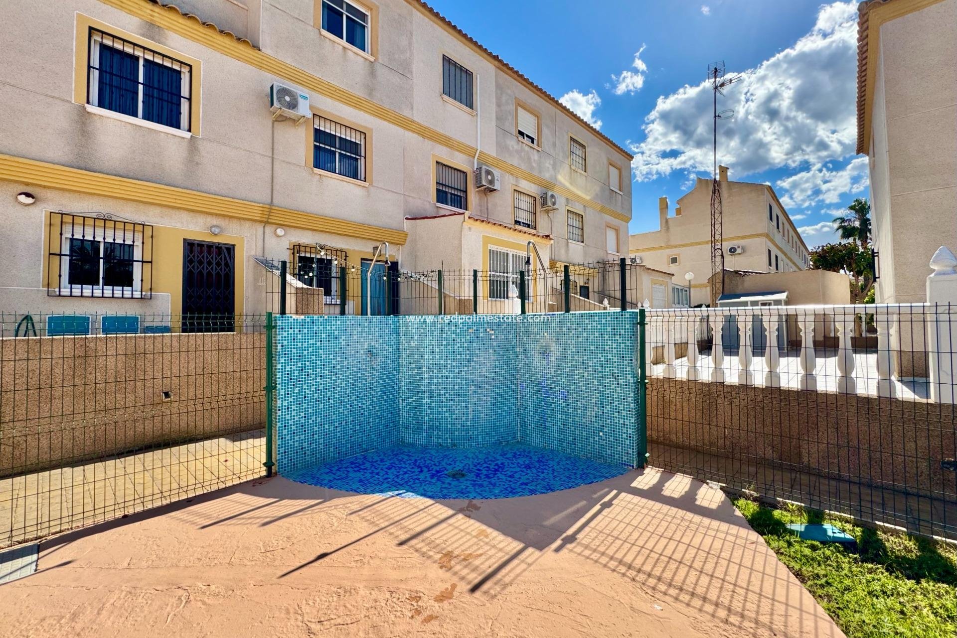 Återförsäljning - Radhus -
Orihuela Costa - Villamartín