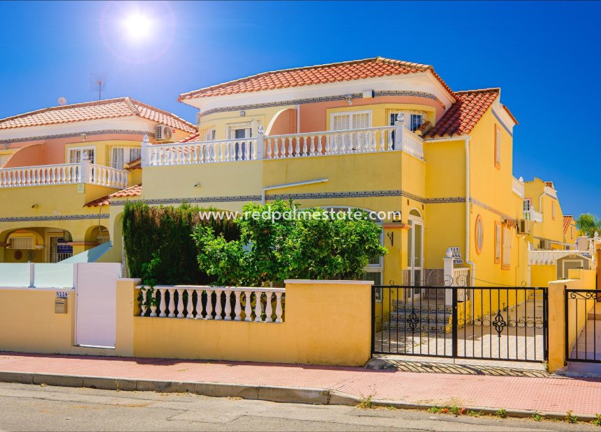 Återförsäljning - Radhus -
Orihuela Costa - Villamartín