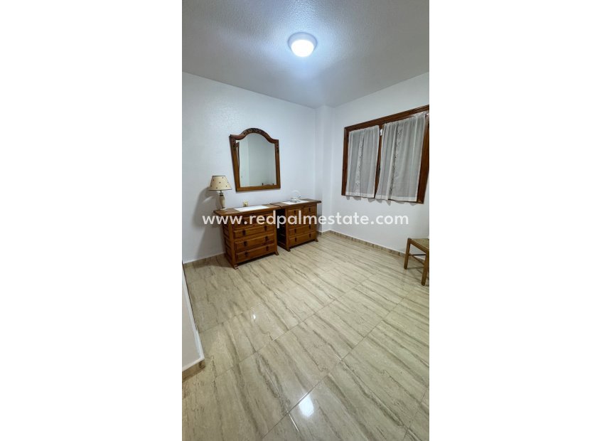 Återförsäljning - Radhus -
Orihuela Costa