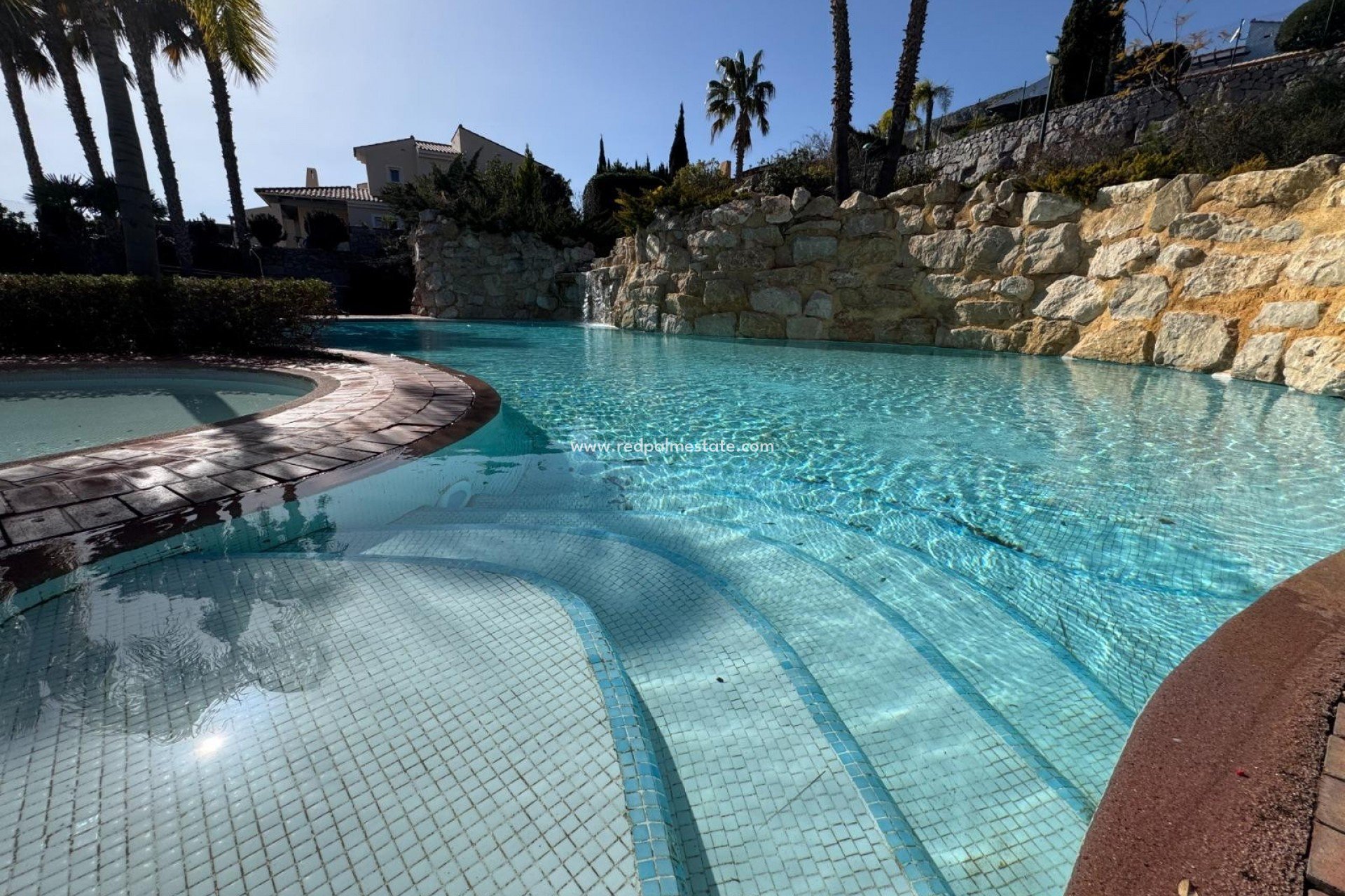 Återförsäljning - Radhus -
Polop