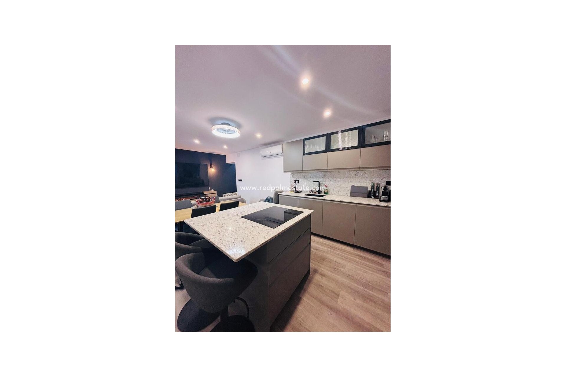 Återförsäljning - Radhus -
San Miguel de Salinas - Inland