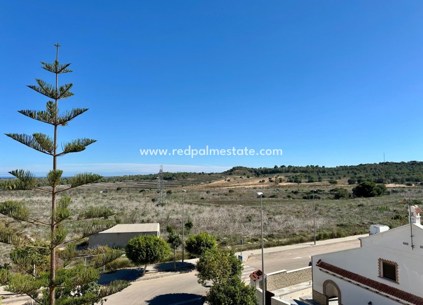 Återförsäljning - Radhus -
San Miguel de Salinas - Residencial Los Flamencos