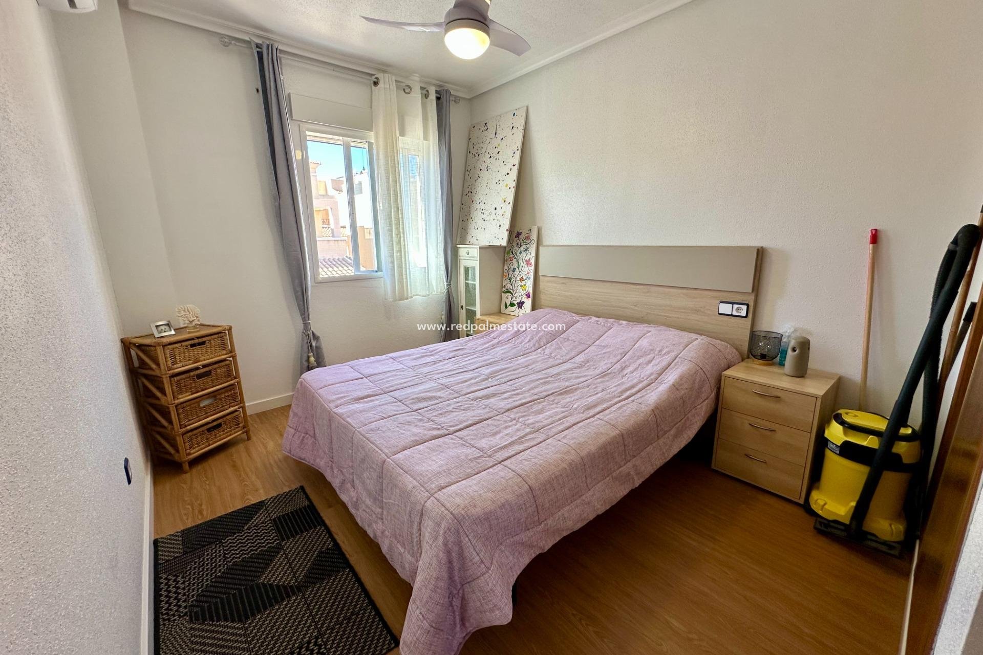 Återförsäljning - Radhus -
San Miguel de Salinas - Residencial Los Flamencos