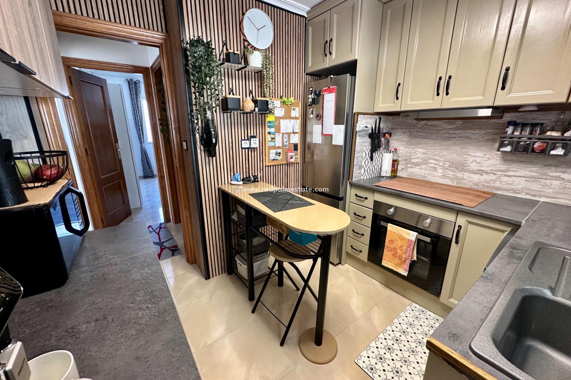 Återförsäljning - Radhus -
San Miguel de Salinas - Residencial Los Flamencos