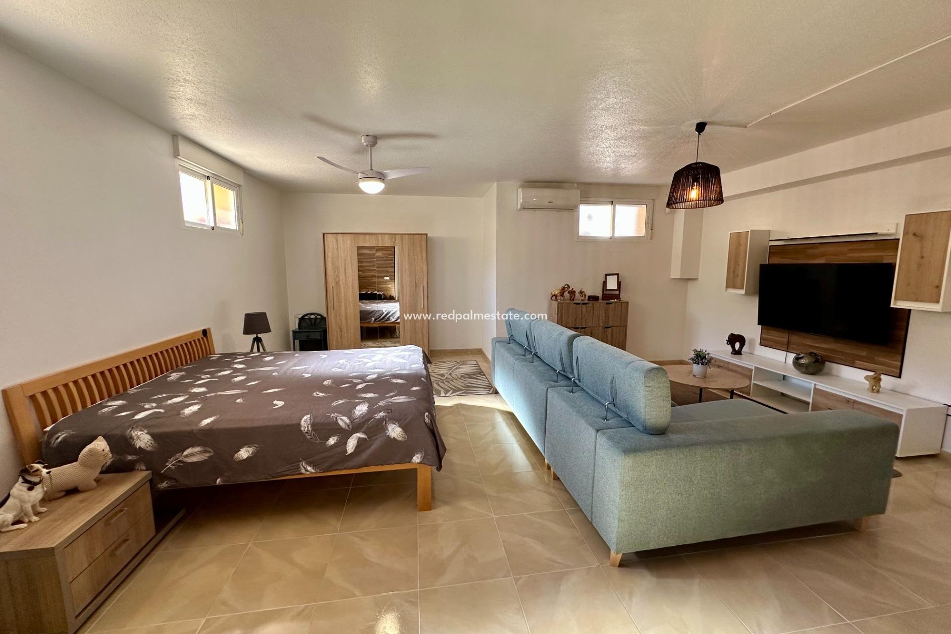 Återförsäljning - Radhus -
San Miguel de Salinas - Residencial Los Flamencos