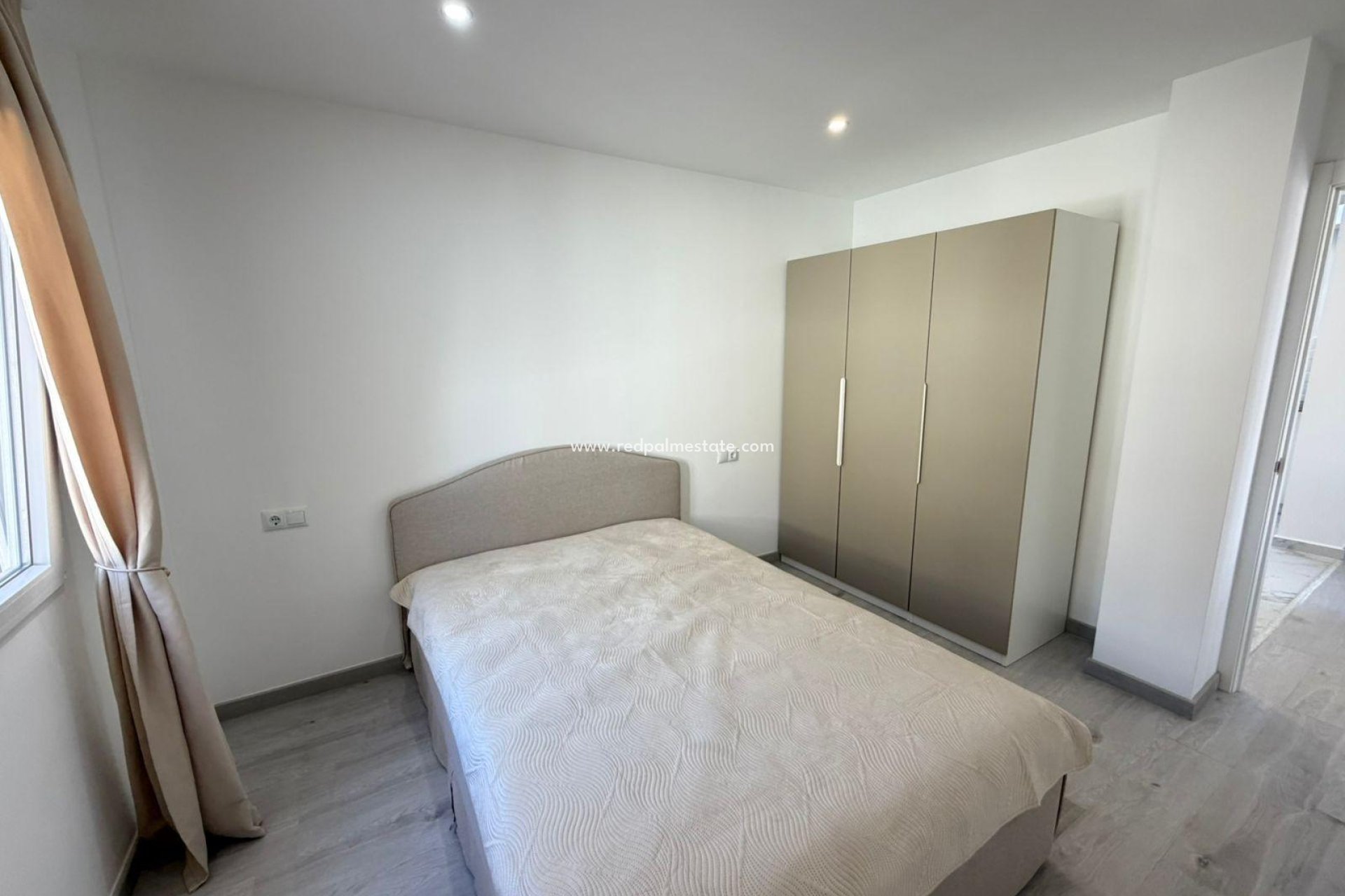 Återförsäljning - Radhus -
Torrevieja - Cabo cervera