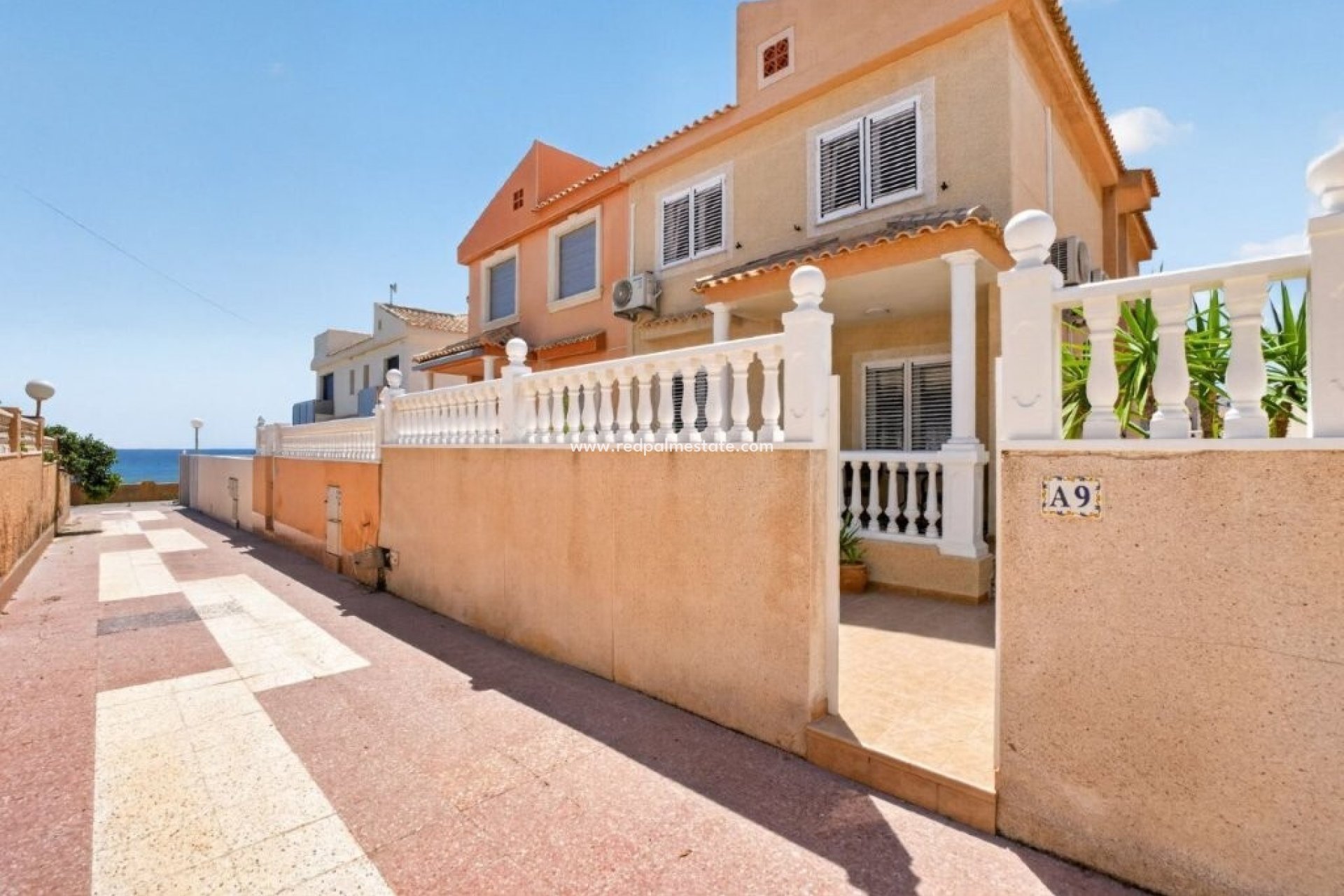 Återförsäljning - Radhus -
Torrevieja - Cabo cervera