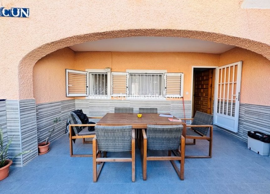 Återförsäljning - Radhus -
Torrevieja - Costa Blanca