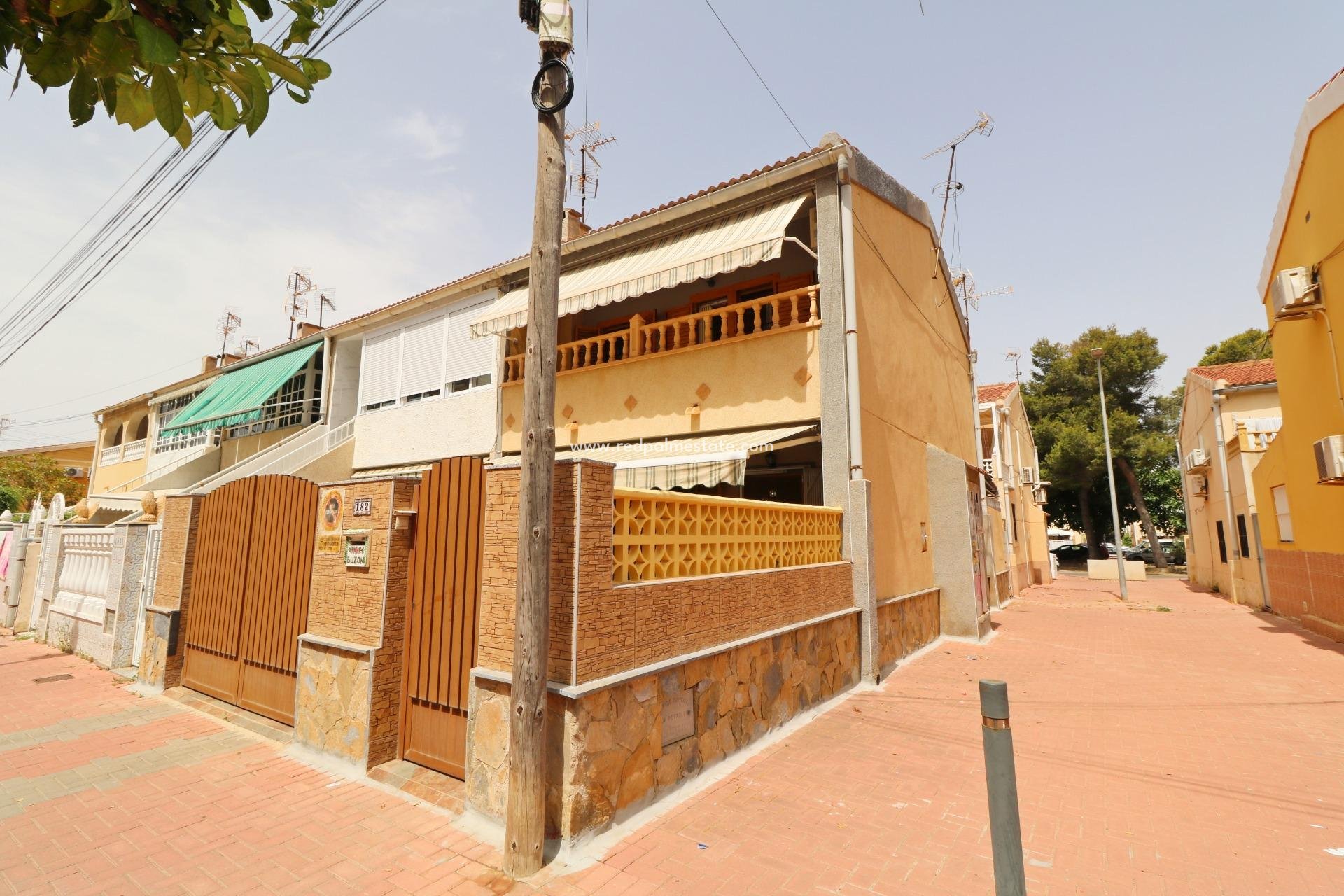 Återförsäljning - Radhus -
Torrevieja - El Acequión - Los Náufragos