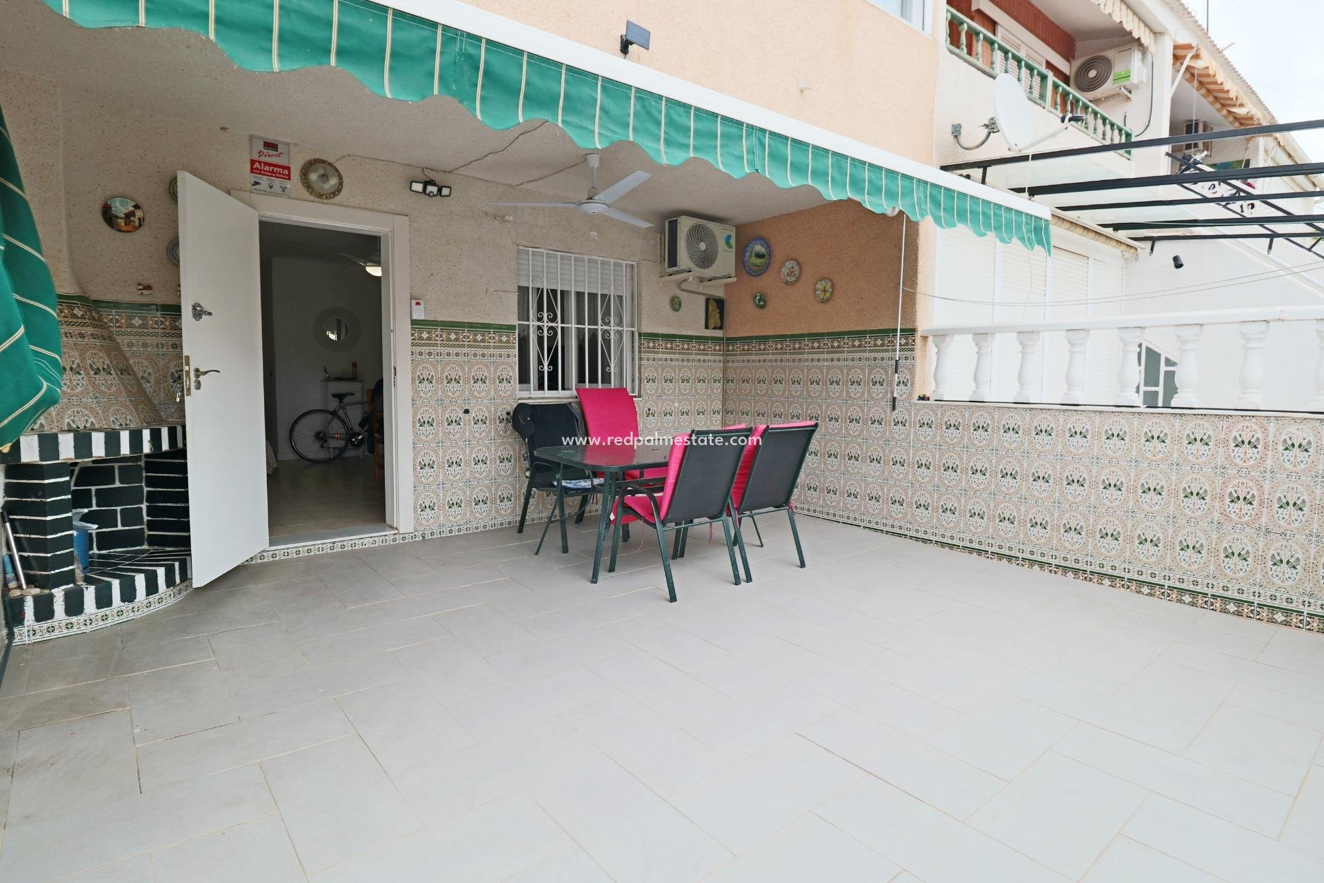Återförsäljning - Radhus -
Torrevieja - El Acequión - Los Náufragos