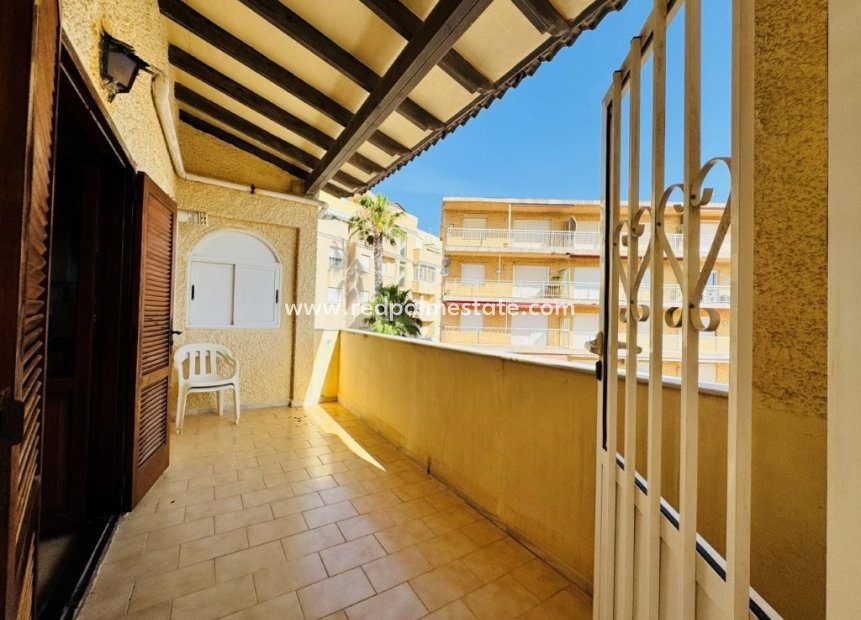 Återförsäljning - Radhus -
Torrevieja - La Mata