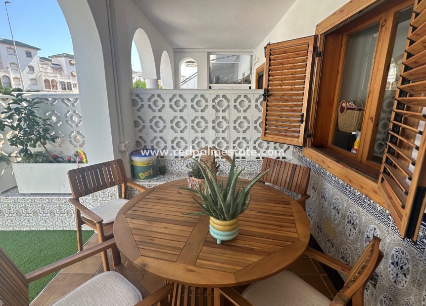 Återförsäljning - Radhus -
Torrevieja - La Mata