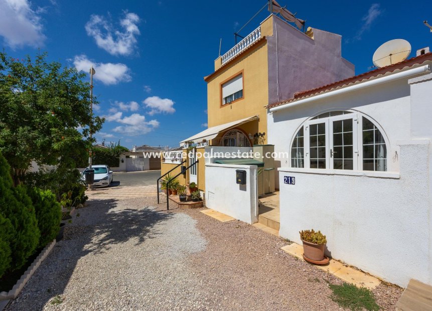 Återförsäljning - Radhus -
Torrevieja - La Siesta - El Salado - Torreta