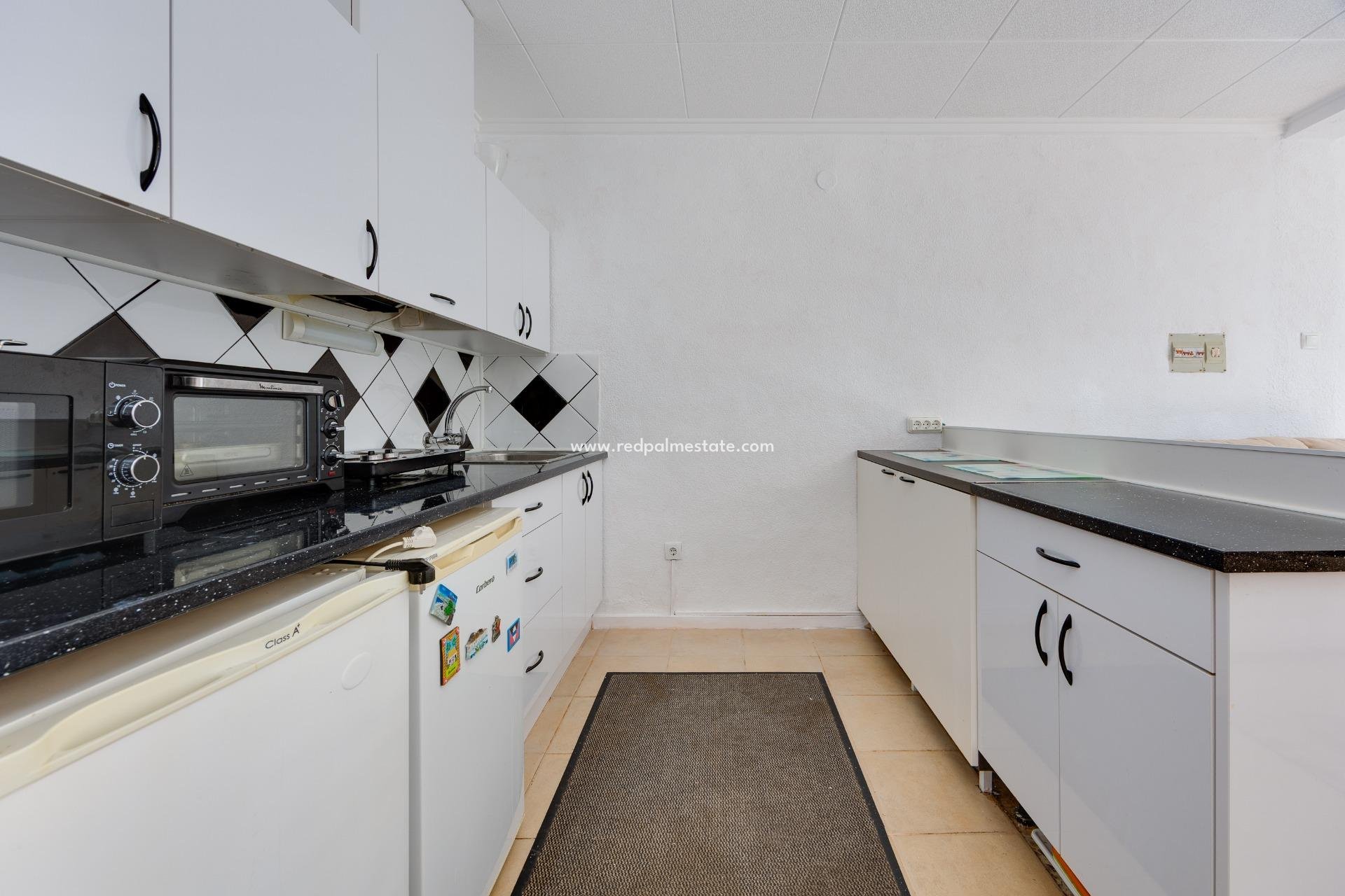 Återförsäljning - Radhus -
Torrevieja - La Siesta - El Salado - Torreta