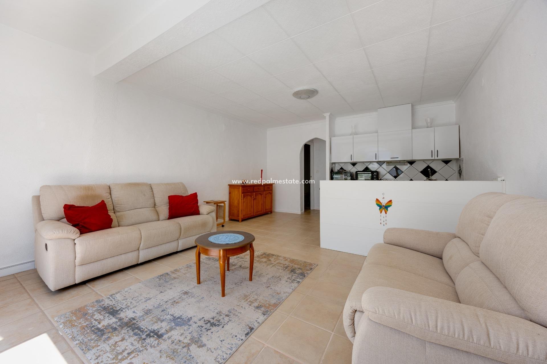Återförsäljning - Radhus -
Torrevieja - La Siesta - El Salado - Torreta