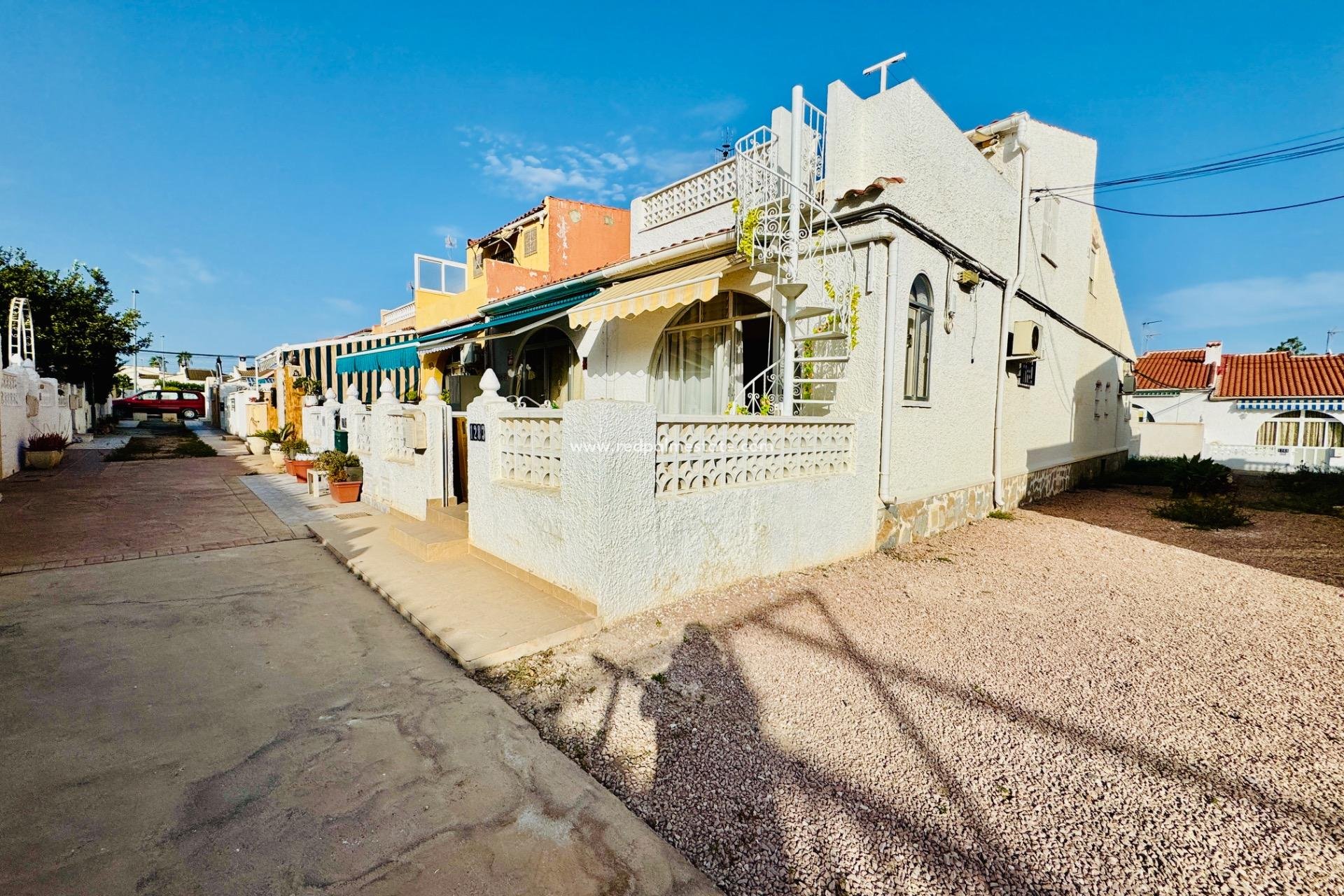 Återförsäljning - Radhus -
Torrevieja - La Siesta - El Salado - Torreta