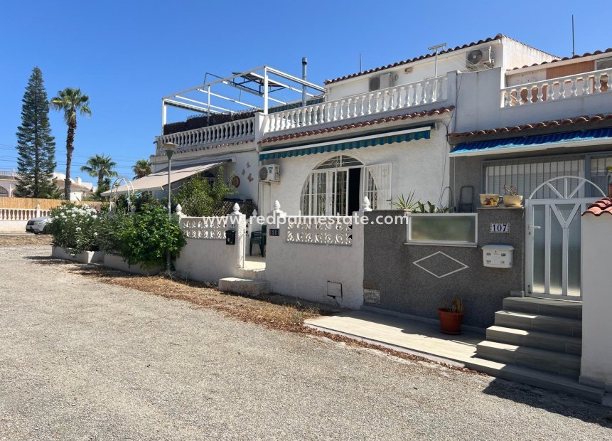 Återförsäljning - Radhus -
Torrevieja - La Siesta - El Salado -  Torreta