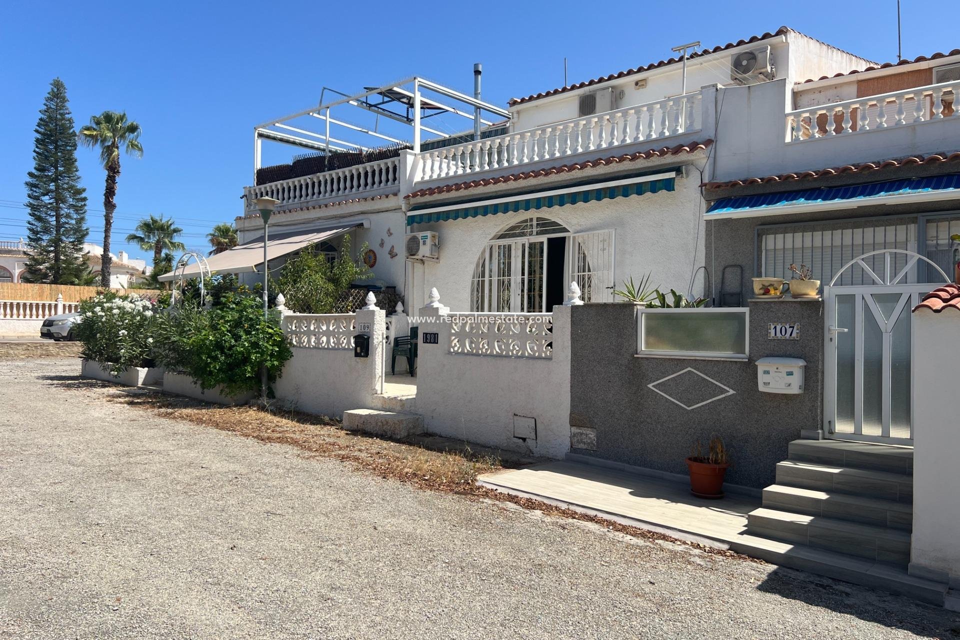 Återförsäljning - Radhus -
Torrevieja - La Siesta - El Salado -  Torreta