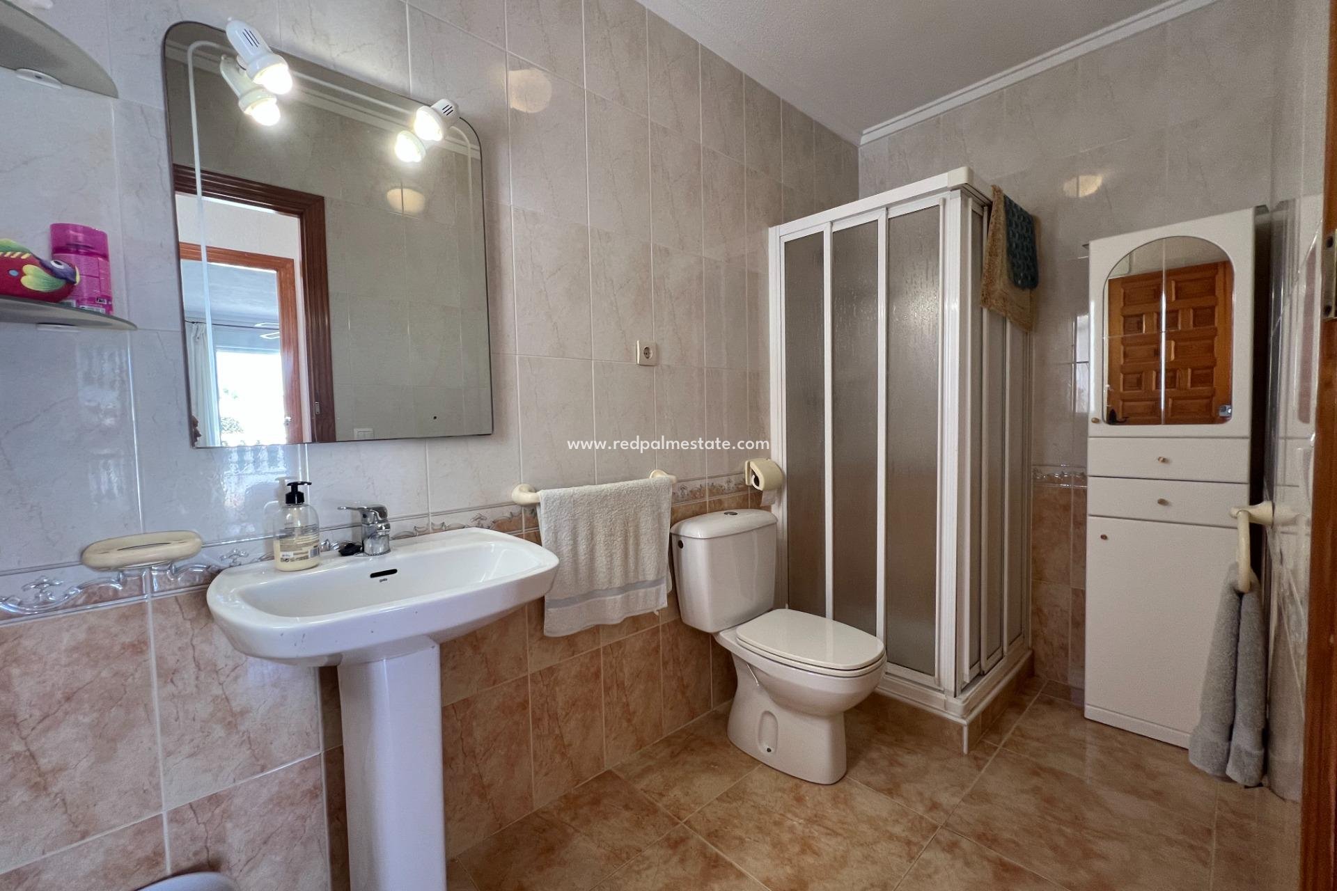 Återförsäljning - Radhus -
Torrevieja - La Siesta - El Salado -  Torreta
