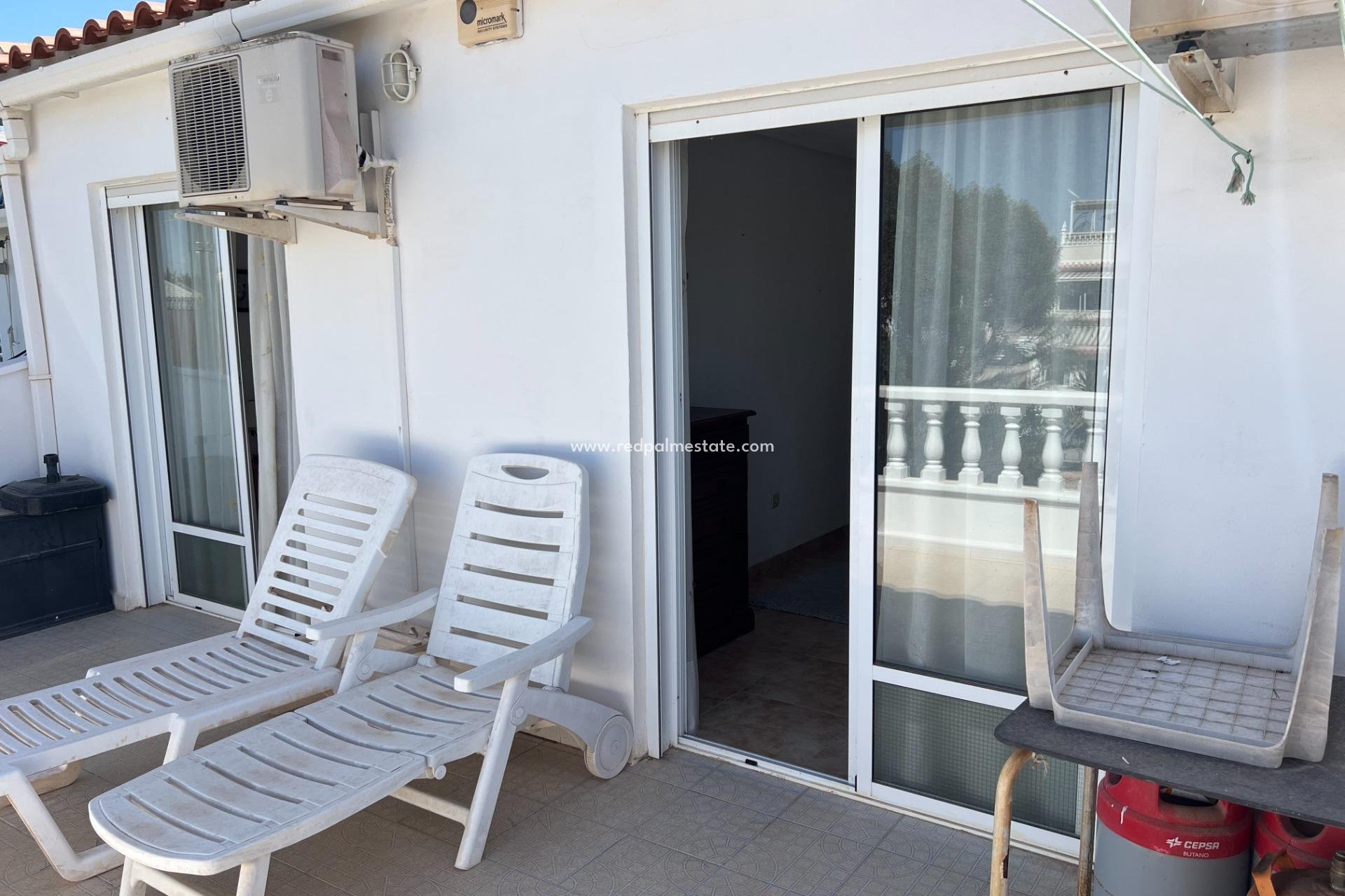 Återförsäljning - Radhus -
Torrevieja - La Siesta - El Salado -  Torreta