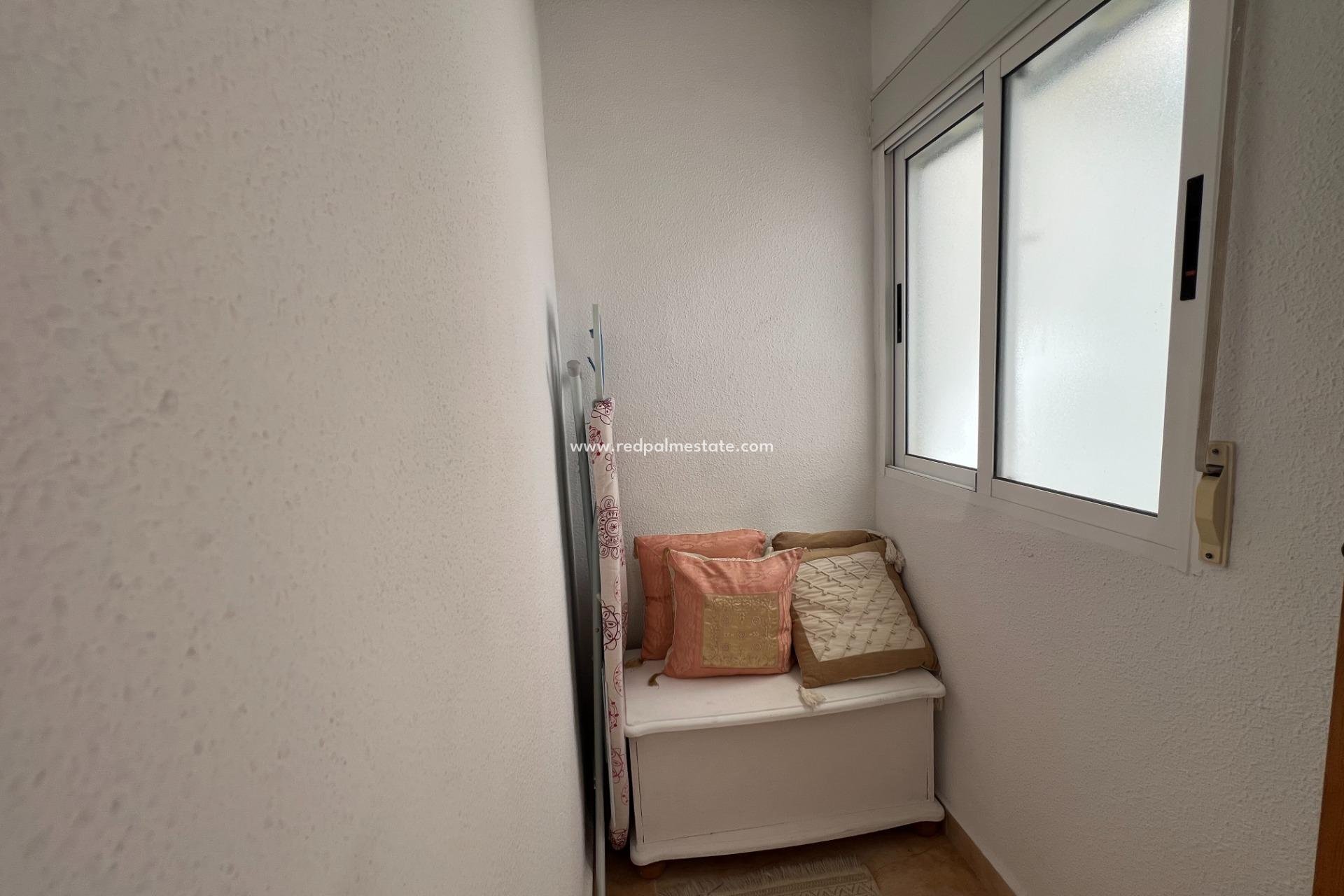 Återförsäljning - Radhus -
Torrevieja - La Siesta - El Salado -  Torreta