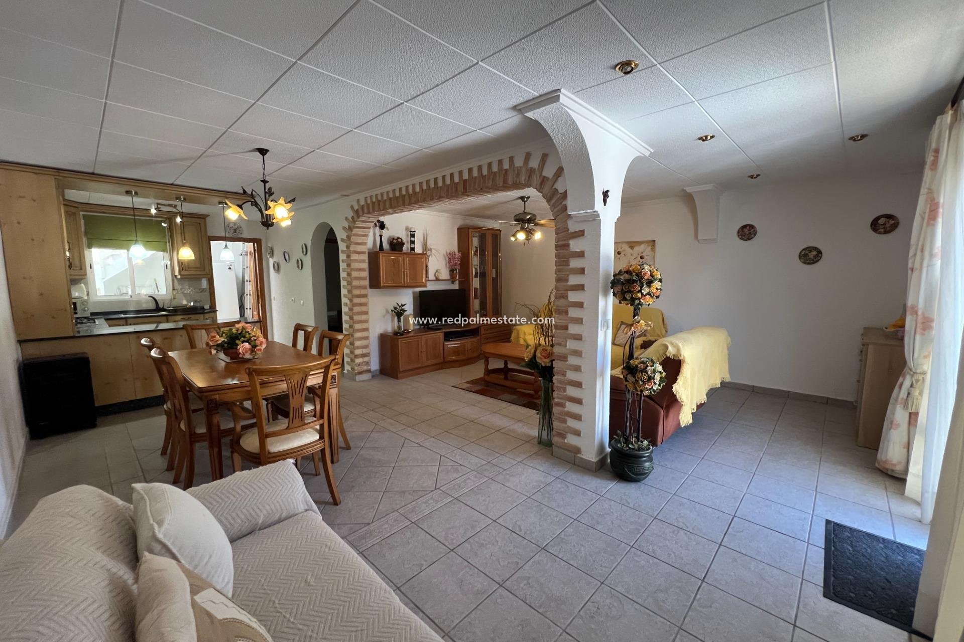 Återförsäljning - Radhus -
Torrevieja - La Siesta - El Salado -  Torreta