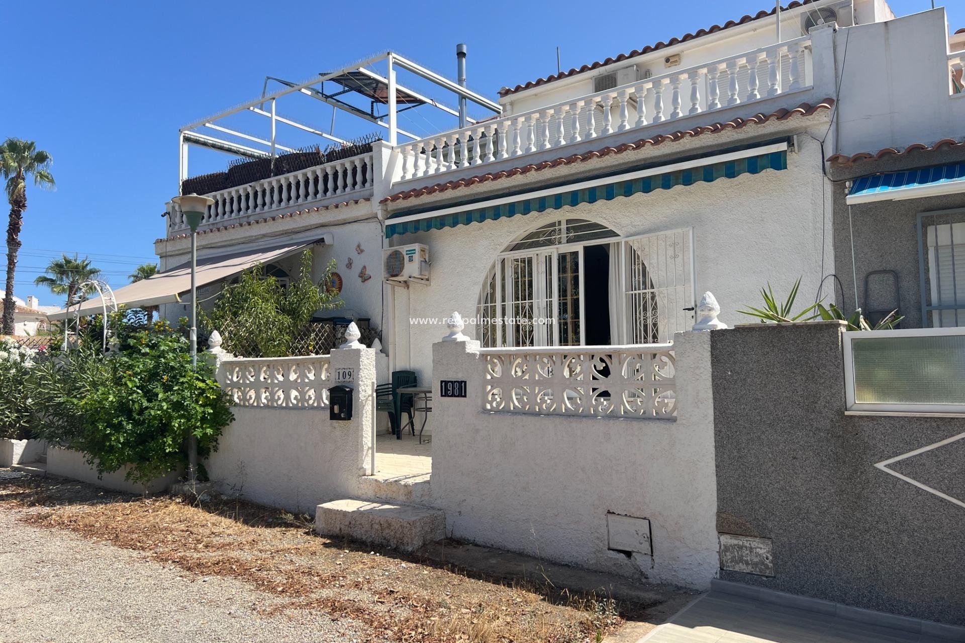 Återförsäljning - Radhus -
Torrevieja - La Siesta - El Salado -  Torreta