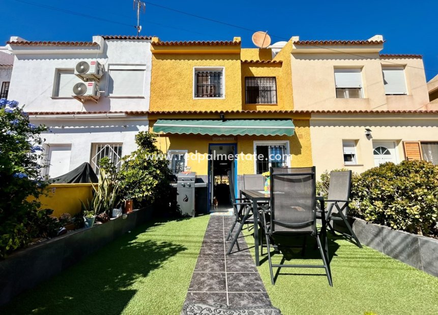 Återförsäljning - Radhus -
Torrevieja - La Siesta - El Salado - Torreta