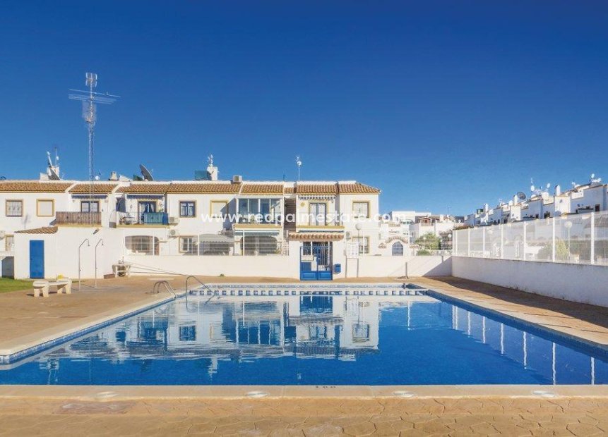Återförsäljning - Radhus -
Torrevieja - La Siesta - El Salado -  Torreta