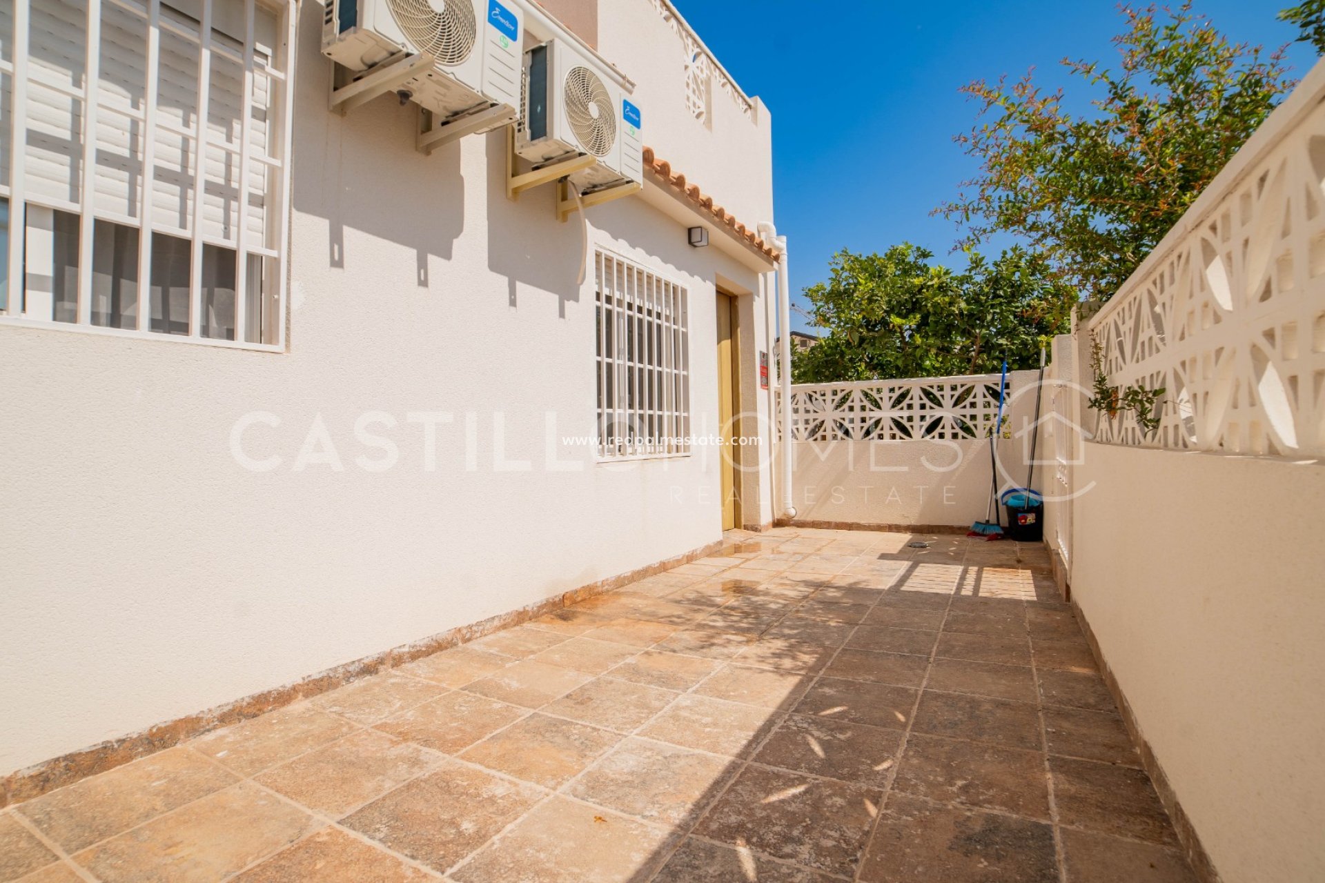 Återförsäljning - Radhus -
Torrevieja - La Siesta - El Salado -  Torreta