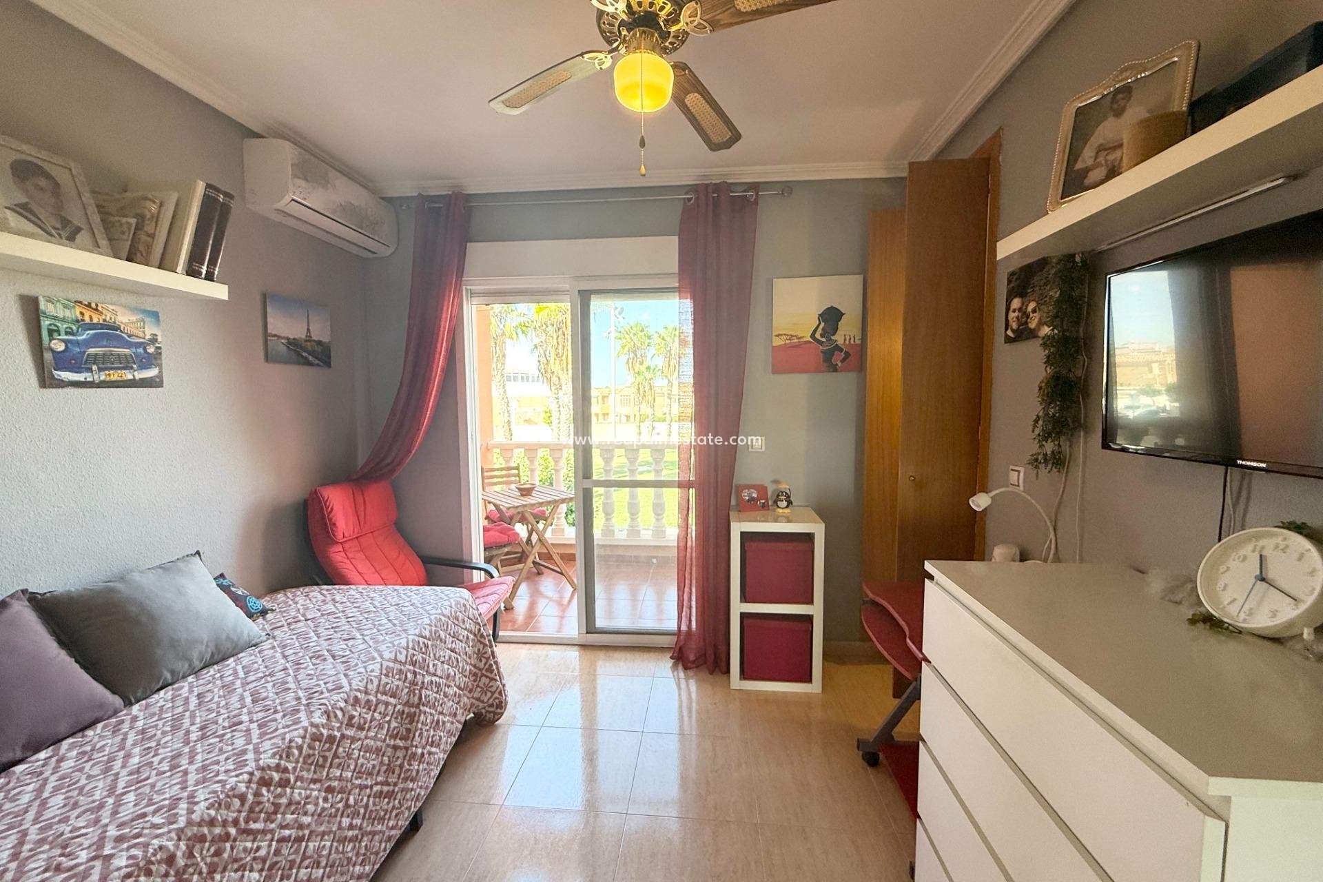 Återförsäljning - Radhus -
Torrevieja - La Siesta - El Salado -  Torreta