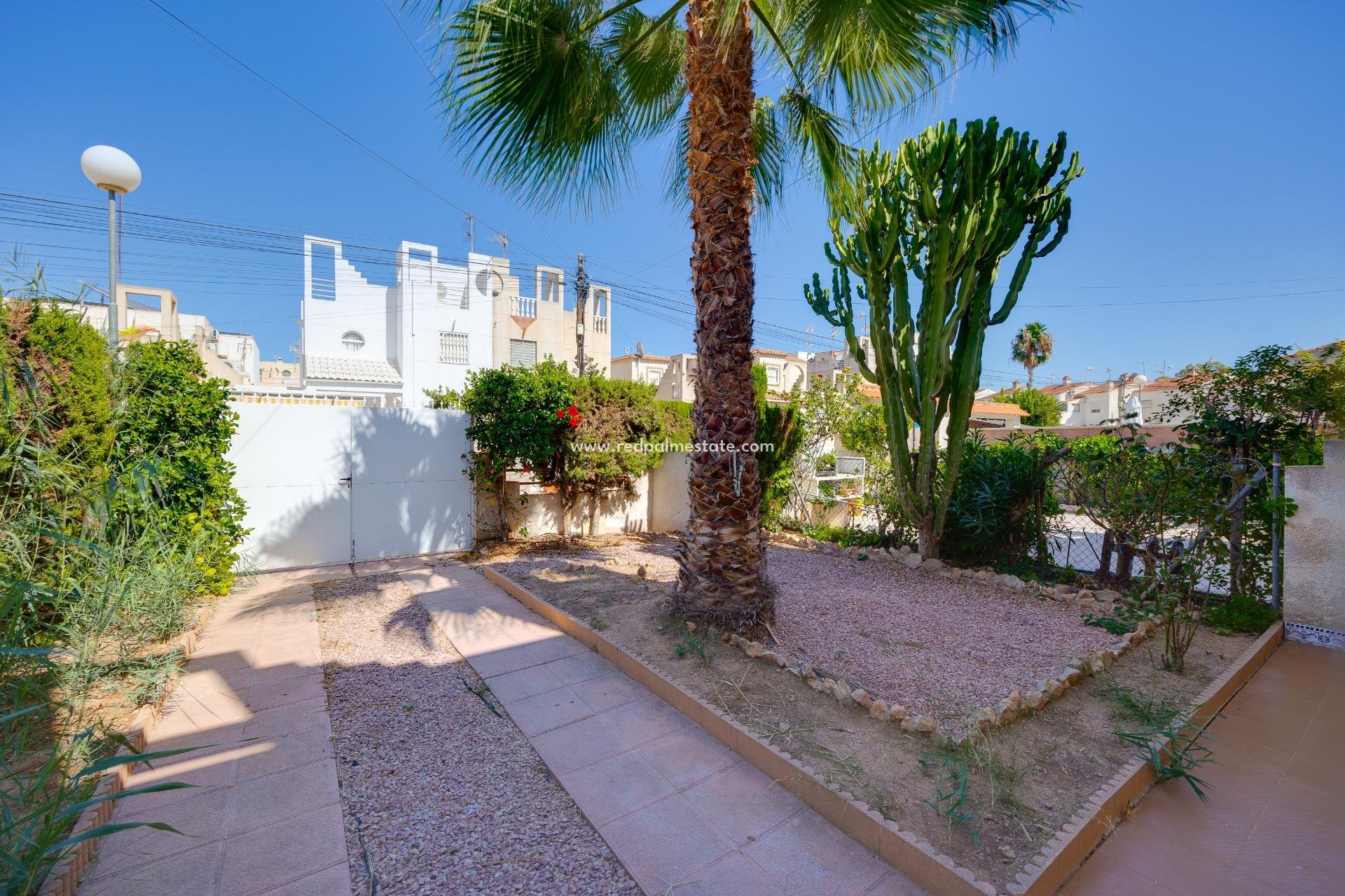 Återförsäljning - Radhus -
Torrevieja - La Siesta - El Salado -  Torreta