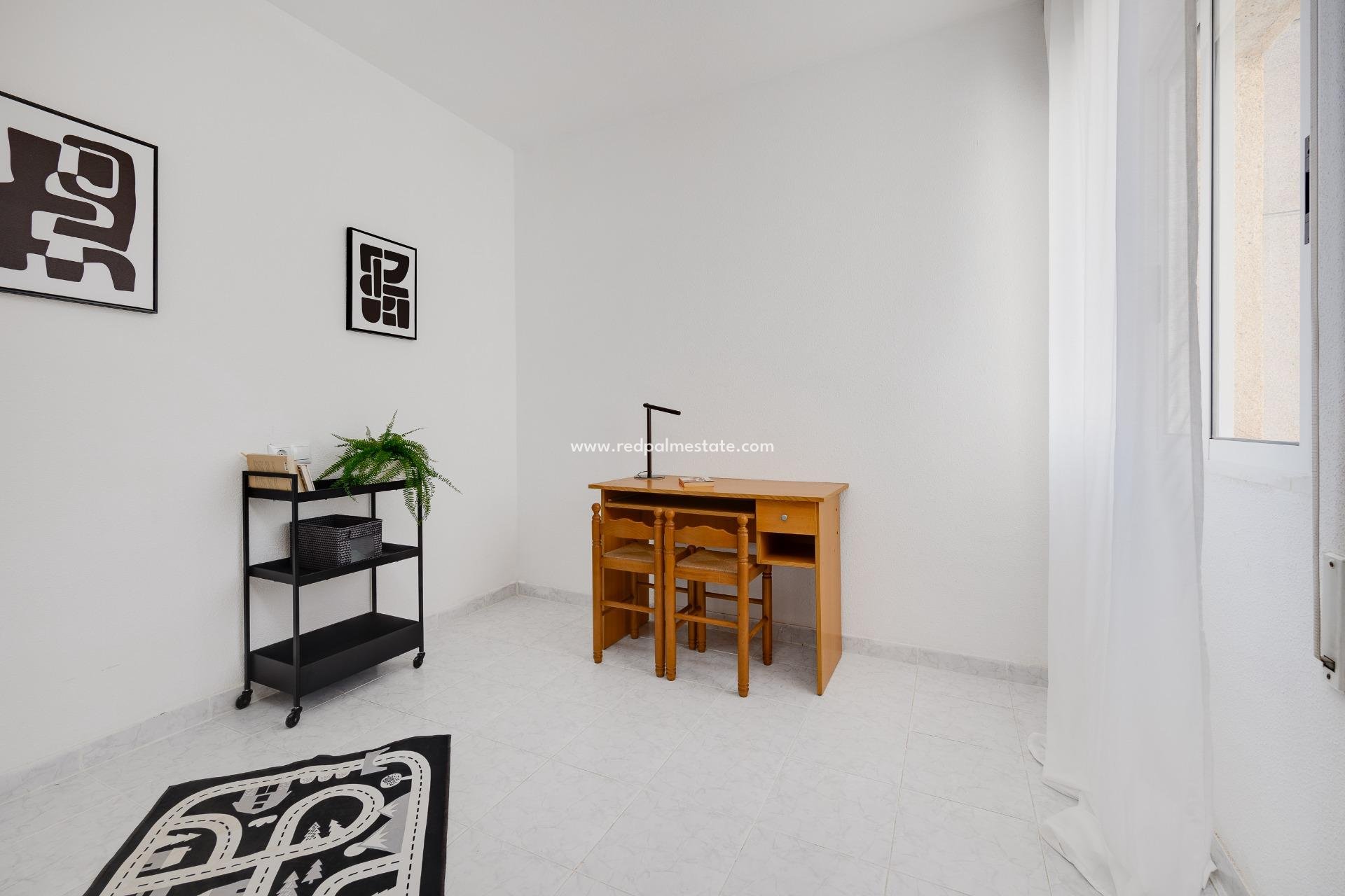 Återförsäljning - Radhus -
Torrevieja - La Siesta - El Salado -  Torreta