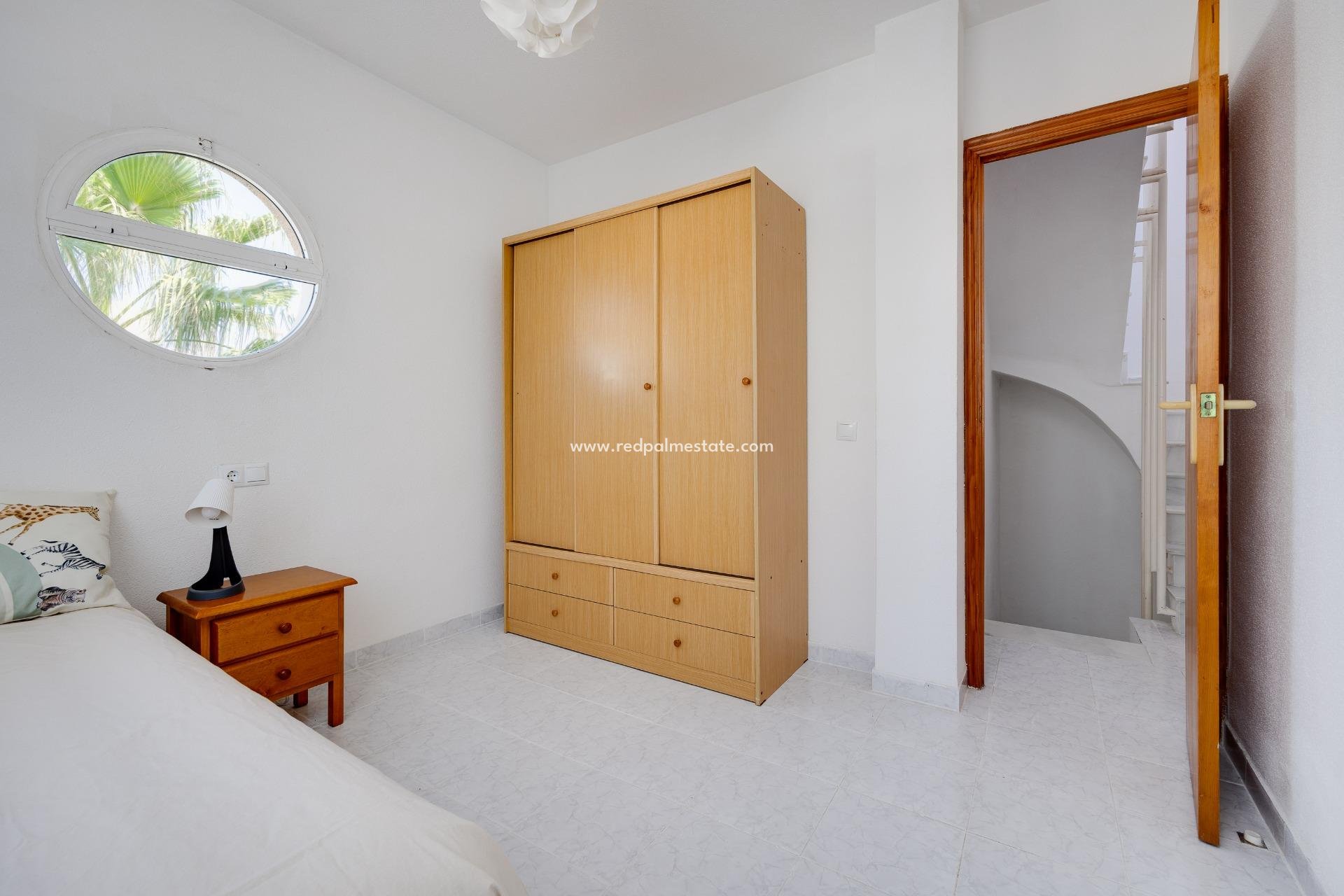 Återförsäljning - Radhus -
Torrevieja - La Siesta - El Salado -  Torreta