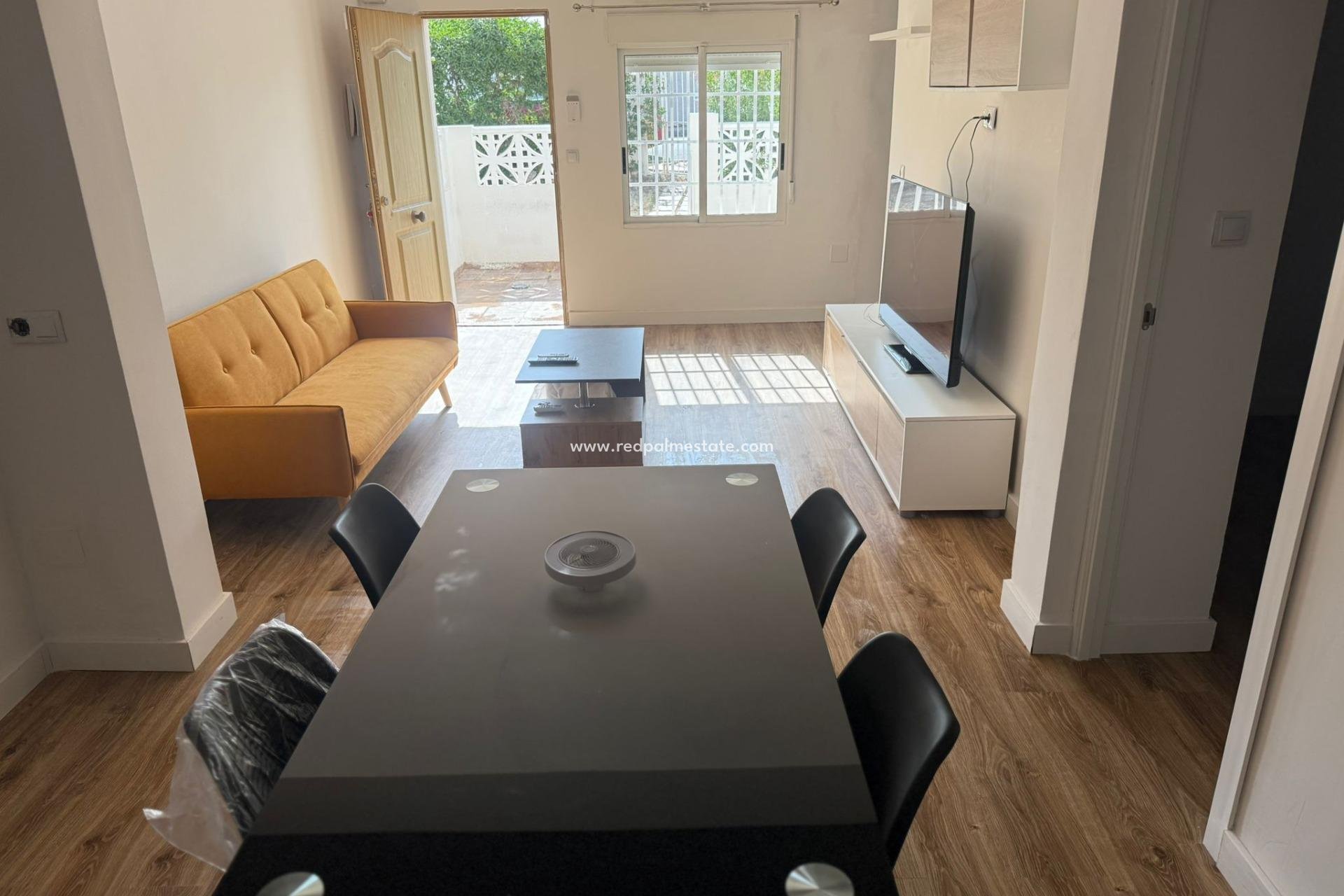 Återförsäljning - Radhus -
Torrevieja - La Siesta - El Salado -  Torreta