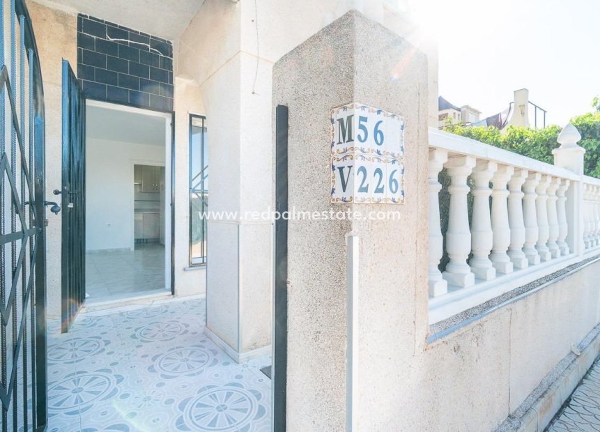 Återförsäljning - Radhus -
Torrevieja - La Siesta - El Salado -  Torreta