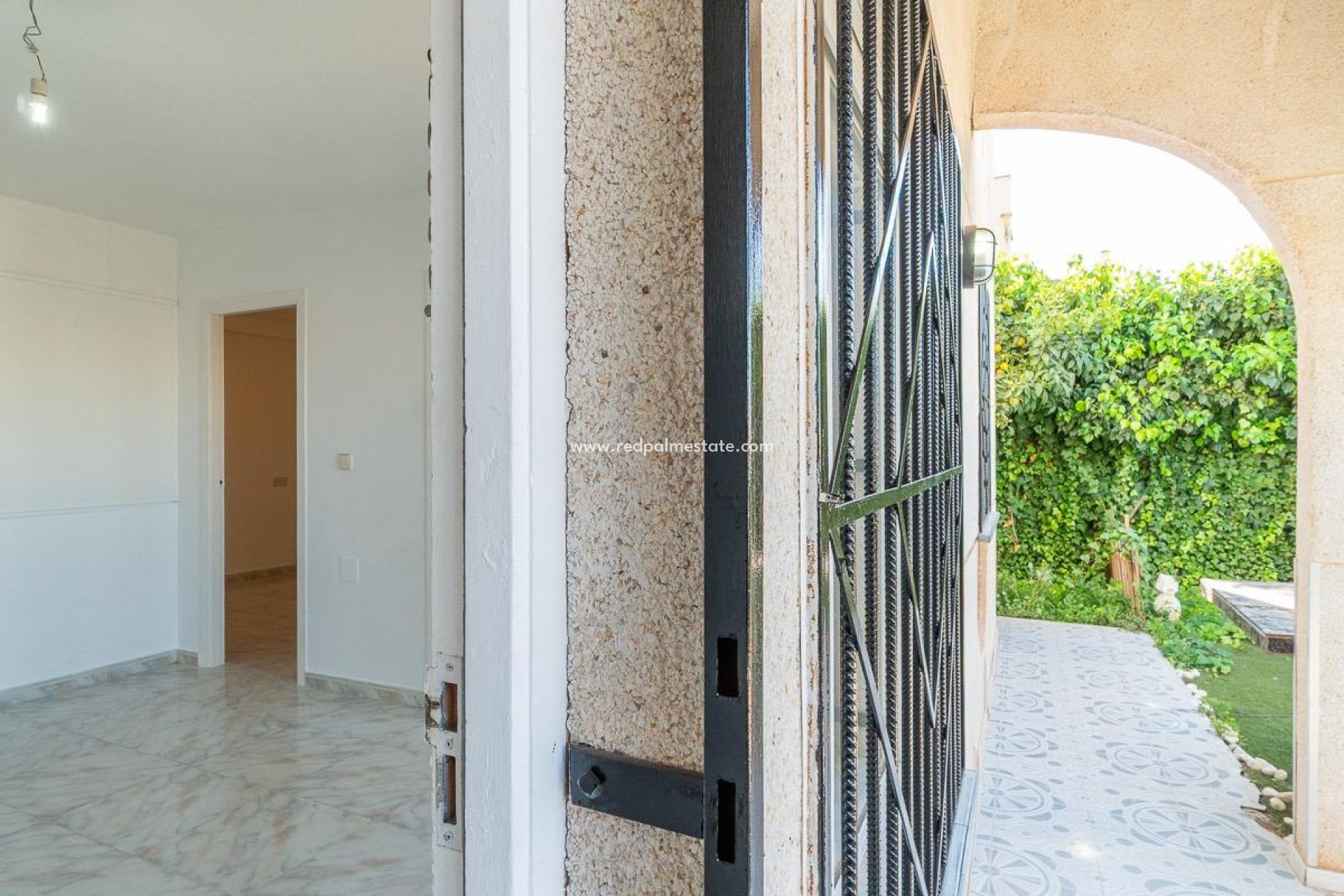 Återförsäljning - Radhus -
Torrevieja - La Siesta - El Salado -  Torreta