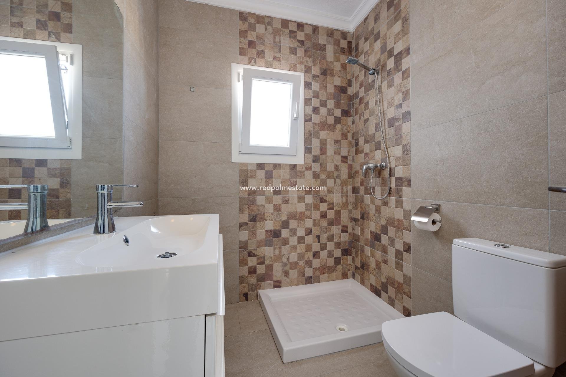 Återförsäljning - Radhus -
Torrevieja - La Siesta - El Salado - Torreta