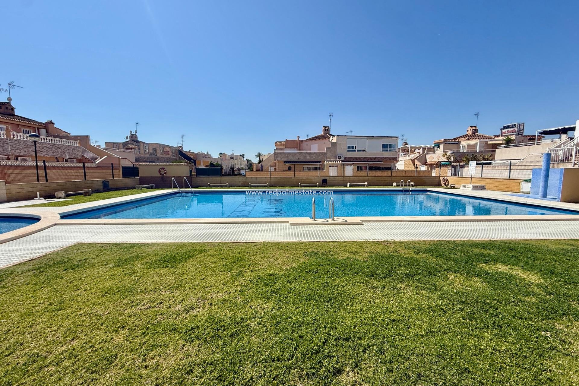 Återförsäljning - Radhus -
Torrevieja - La Siesta - El Salado -  Torreta